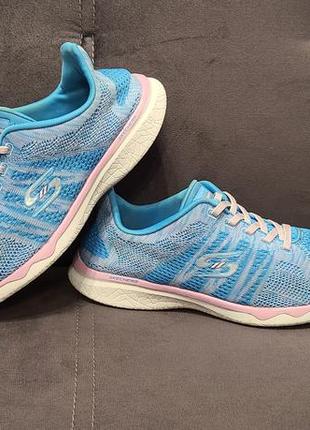 Ефектні жіночі кросівки від американського бренду skechers3 фото