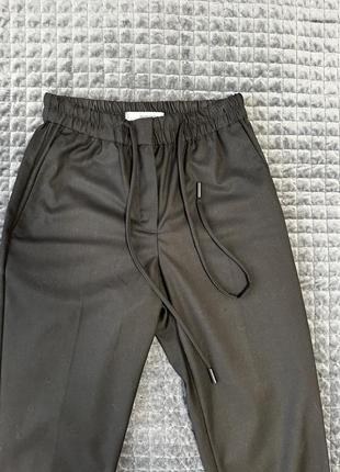 Черные брюки на резинке mango6 фото