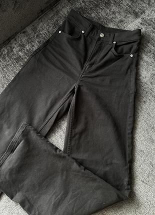 Черные прямые клешни джинсы высокая посадка h&amp;m2 фото
