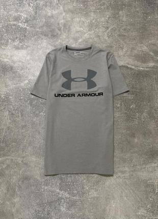 Футболка under armour