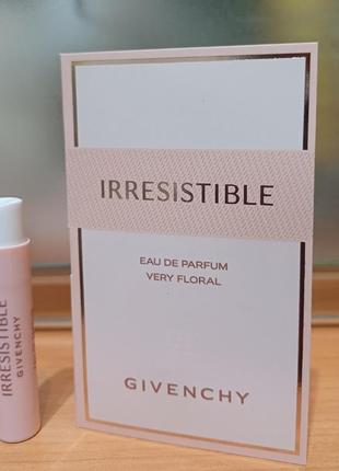 Irresistible givenchy very floral (новий фірмовий пробник у книжці 1мл)