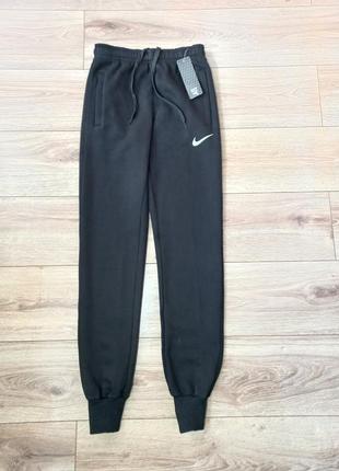 Спортивні трикотажні штани nike, утепленні