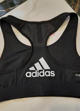 Топ adidas.