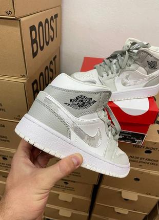 Кросівки nike air jordan mid grey camo4 фото