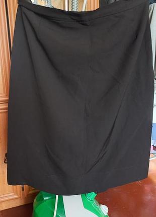 Чорна спідниця