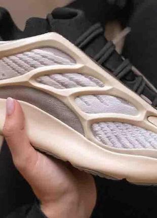 Бежеві кросівки адідас їзі буст 700 v3 унісекс adidas coachella collaboration shoes clearance v3 azael 36