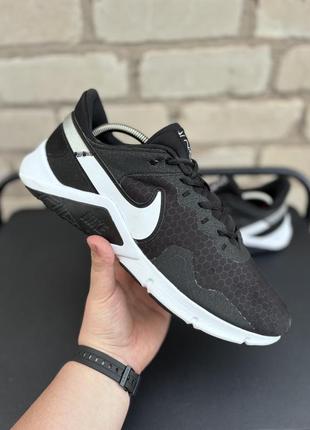 Кросівки nike legend essential 2