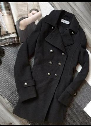 Красивое класическое черное пальто1 фото