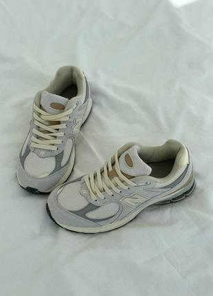 Кросівки new balance 2002r beige grey 2002 r2 фото