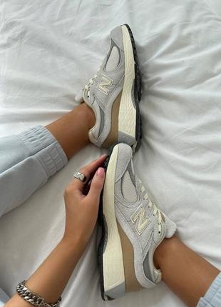 Кросівки new balance 2002r beige grey 2002 r6 фото