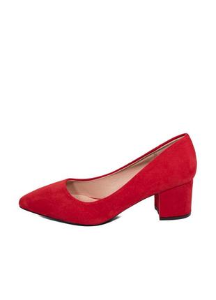 Класичні червоні туфлі на підборах2 фото