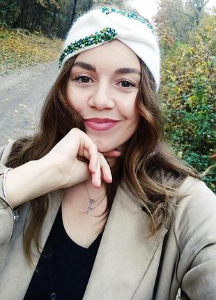 Теплая повязка на голову женская, с декором.