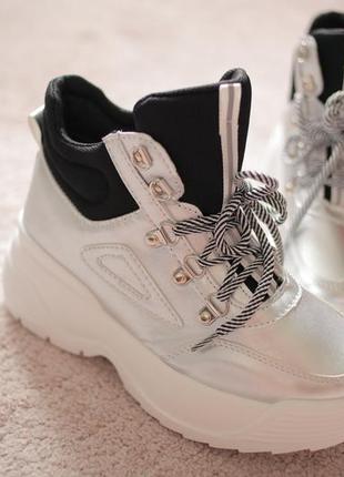 Женские ботинки серебристые на белой масивной подошве в стиле balenciaga 36-414 фото