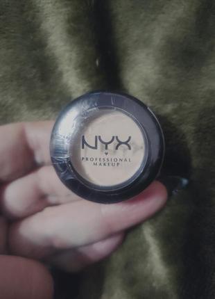 Моно тіні від nyx
