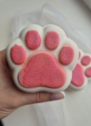 Бомбочка для ванни лапка. трендова бомбочка для ванни