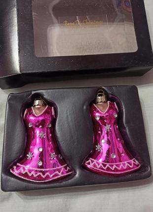 Неймовірно гарний набір скляних новорічних  іграшок на ялинку  сукня