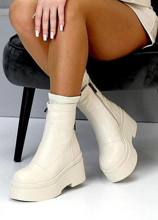 Женские ботинки