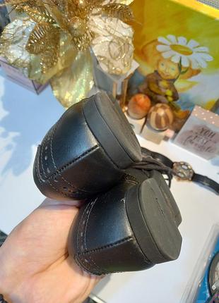 Фірмові дитячі туфлі брогі clarks 7