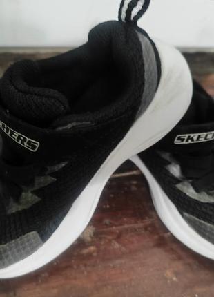 Кроссовки skechers