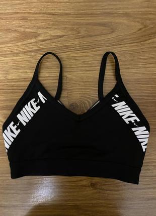 Спортивный топ nike