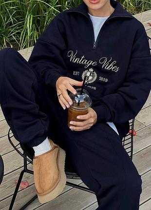 Спортивный костюм на флисе vintage vibe в стиле old money золотая надпись молния воротник