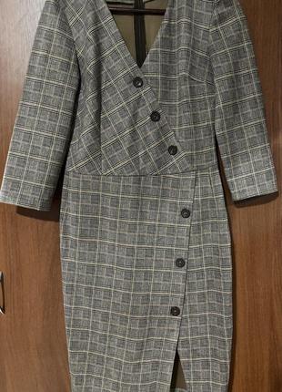 Платье с поясом