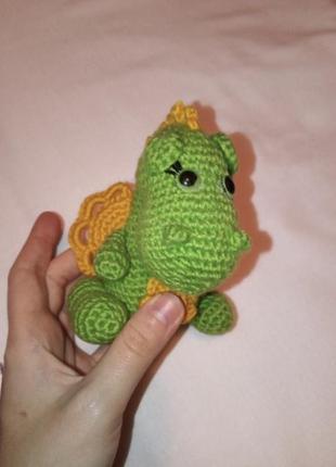 Вязаный дракон ручная работа зеленый