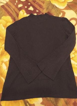Продам черну теплу трикотажну кофту в рубчик великого розміру