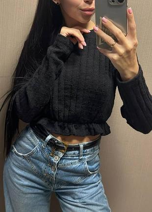 Стильний светр топи