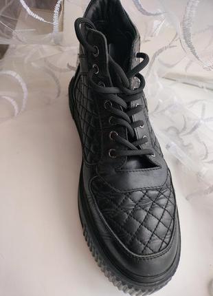 Продам мужские ботинки