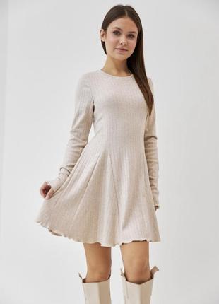 Стильное платье