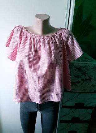 Бавовняна блуза в смужку з відкритими плечима