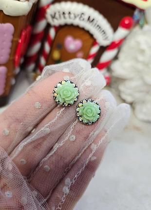 Винтажные мини серьги цветы