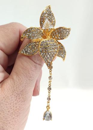 Брошь цветок лилии