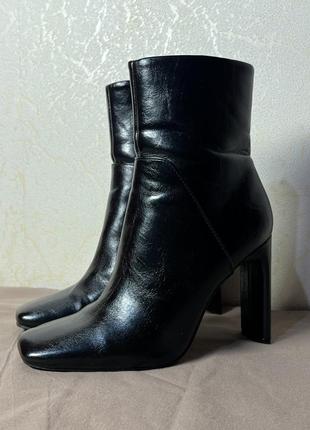 Сапоги на каблуке