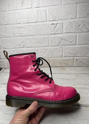 Крутые розовые ботинки dr.martens на змейки