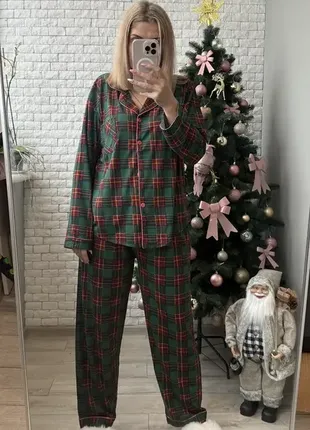Жіноча піжама в клітинку