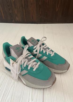 Кроссовки adidas 42 новые