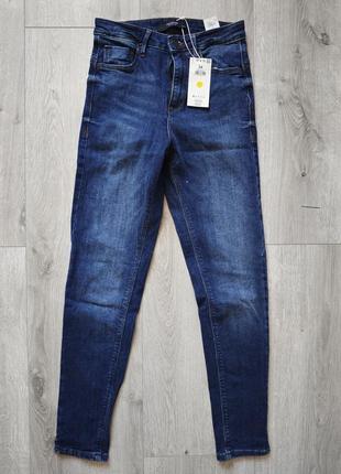 Reserved push up джинси skini  нові 34