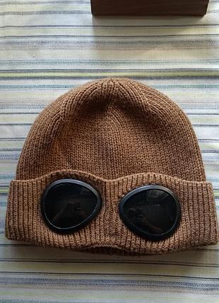 Шапка по типу cp company з лінзами
