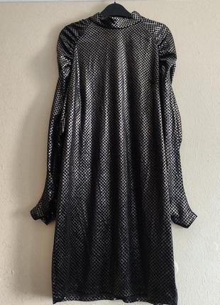 Оксамитова сукня із сріблястим шахматним принтом