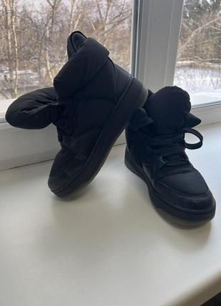 Продам женские ботиночки зимние