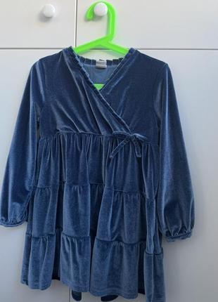 Гарна сукня на 5-6 років