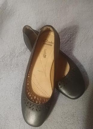 Кожаные туфли clarks