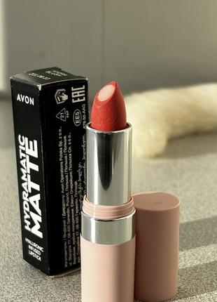 Avon матовая помада hydra blush матовая губная помада с гиалуроновой кислотой «супер увлажнения»