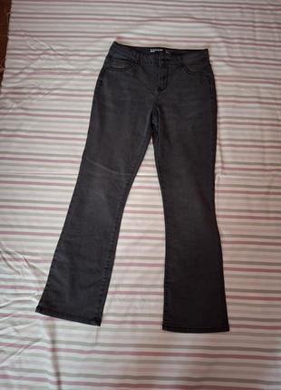 Джинсы прямые