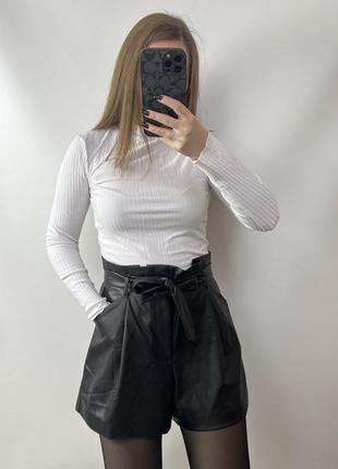 Кожаные новые шорты zara