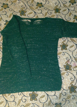 Женский свитерик с удлиненной спинкой.