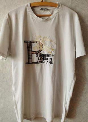 Футболка від burberry