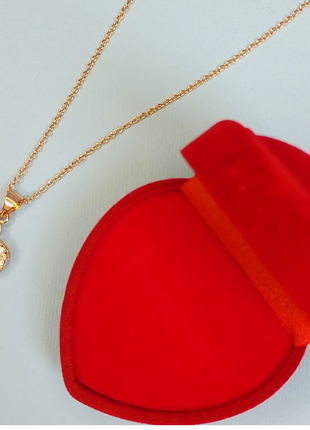 Кулон сердце с проецирующей линзой "я тебя люблю на 100 языках мира" в коробке сердце.